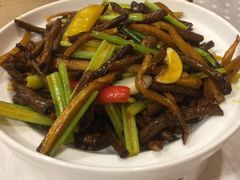 干锅茶树菇-海富门·带鱼·淮扬菜·粤菜(甘家口店)