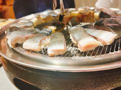 -围炉肉舍•炭烤活鳗•丹东海鲜烤肉(步行街店)