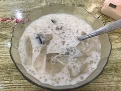 椰浆芒果西米露-乐山冰粉·狼牙土豆(竹溪湾店)