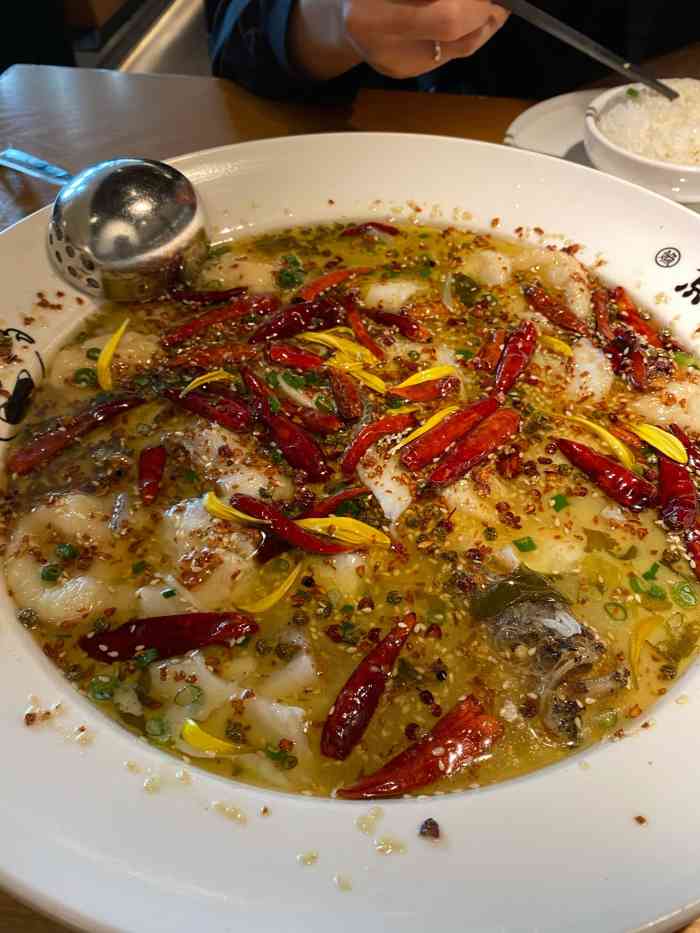 江渔儿酸菜鱼(保利水城店"觅食酸菜鱼95刚好碰上江渔儿两周年店庆