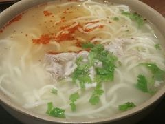 -亮亮面馆(经六路店)