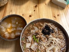 -正宗杨记普洱酸醋米线(总店)