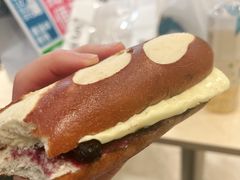 现熬蓝莓芝士碱水棒-PAOPAO Bakery&Café(港汇店)