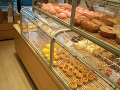 面包甜点陈列柜-好利来(八里庄店)