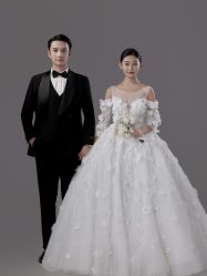 -至臻微拉婚纱摄影