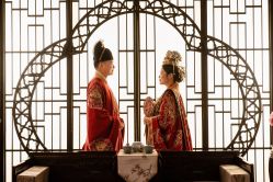 -雪中彩影婚纱摄影·微光艺术中心