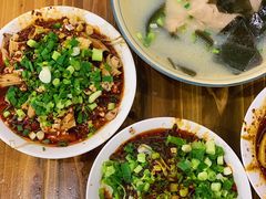 -中和裴氏蹄花(府河路店)