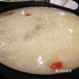 里面环境宽敞明亮，与之前万达店的装修风格完全不同