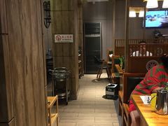 大堂-草家酱蟹炭火烤肉店(珲春南路一店)