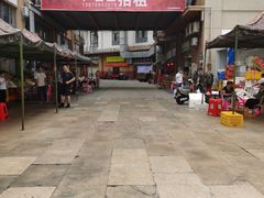-三亚新鸿港水果一级批发市场
