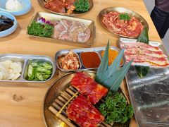 -汉城烤肉·黑金冠(华山路店)