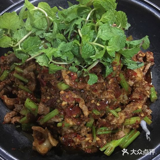 拐弯抹角虾酸牛肉肥肠(西苑店)