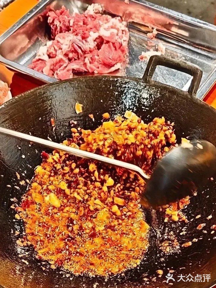 新年，火锅要吃现炒的！素菜还免费[坏笑]