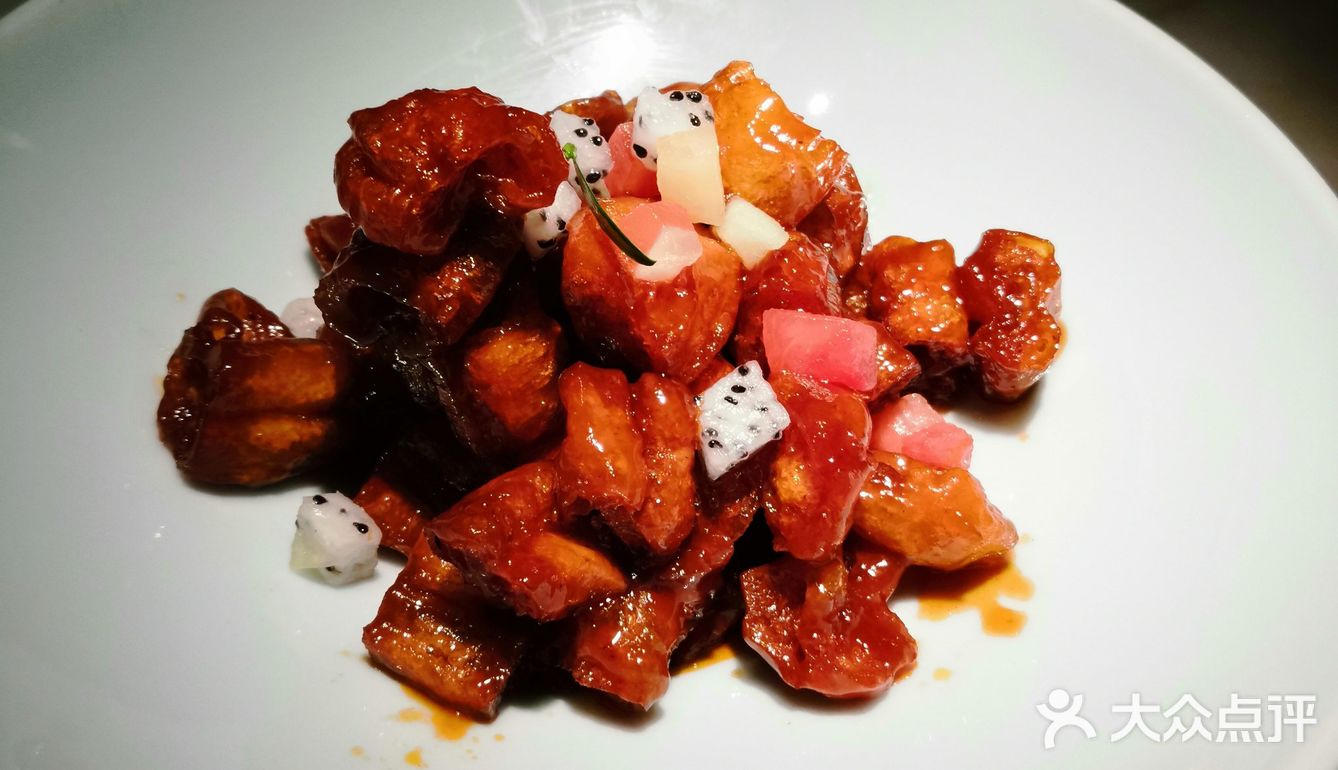 菜式口味偏甜，适合喜爱吃甜食的朋友