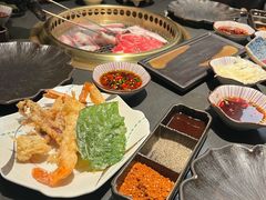 -铭牛烧肉·和牛海鲜自助(高新月牙湖店)
