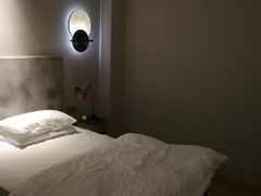 -白玉兰酒店(上海田子坊马当路地铁站店)