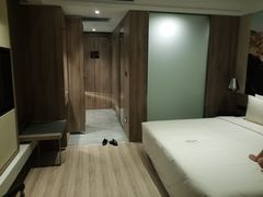 -榆林榆阳西路火车站亚朵酒店