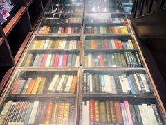 -钟书阁(松江泰晤士小镇店)