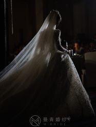 点击看大图 -曼青婚纱礼服馆