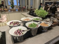 -南郊宾馆·风味自助餐厅·山东十六地市特色菜