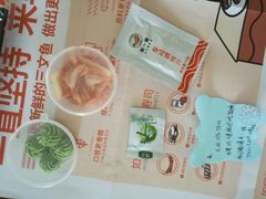 餐具摆设-新一番三文鱼寿司(大东海店)