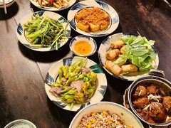 -Cuc Gach Quan Restaurant