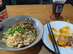 -丁丁猫重庆小面(徐州路店)