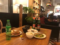 -拖板鞋咖啡旅行酒店(春熙路地铁站店)