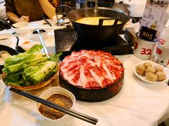 -鲜入围煮花胶鸡海鲜火锅