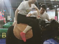 -嘿哟动霸CHUA·新潮玩运动娱乐中心·蹦床滑冰团建乐园