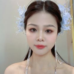 -现代经典婚纱摄影