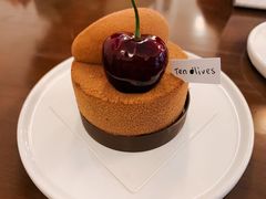 酸樱桃巧克力慕斯-Ten Olives甜点