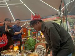-何师烧烤Pro ·江湖川菜·小龙虾·精酿(太古里旗舰店)