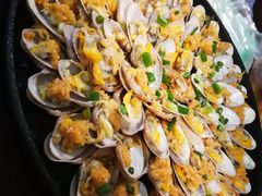 铁板花甲-食爺炭炉鸡煲·烧烤