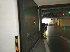 -龙湖虹桥天街-停车场