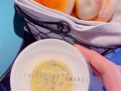 -弦月窗LUNETTE BY AMANDA(复兴路店)