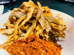 卤笋子-莉莉家的音乐花园餐吧(航空路店)