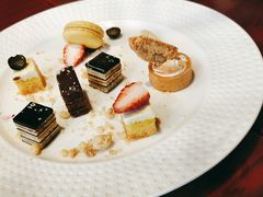 -香格里拉鱼跃地中海西餐厅·牛排披萨