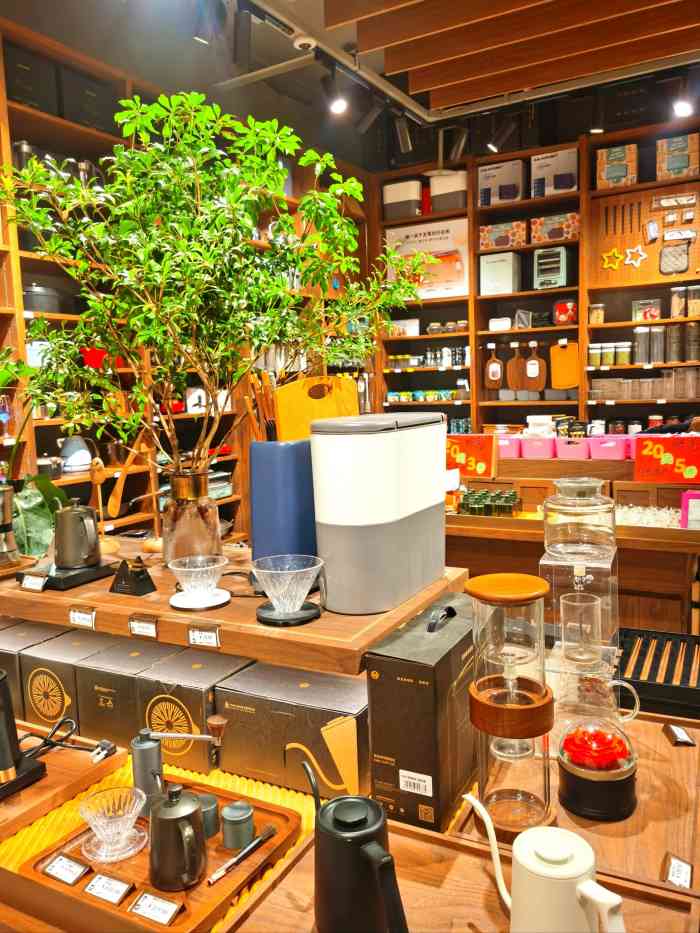 代字行家居dzh home(合生汇店)-"这家是新店,生活用品,还卖吃的.