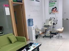 -何氏眼科视光中心·眼镜·配镜(汇泉东路店)