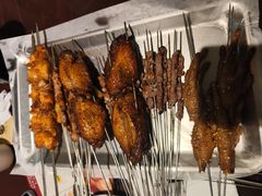 -三个大叔烤羊肉串·歌手驻唱·碳烤鲜肉(西三旗店)