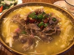 酸汤肥牛-东北人家铁锅炖(鞍山路店)