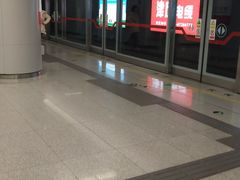 -新百广场(地铁站)