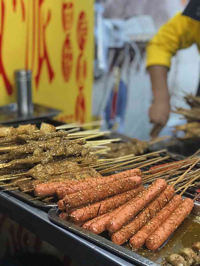徽派烤面筋(瑞安二店)-"好久没来虹桥路吃小吃啦! 开着突突突 .