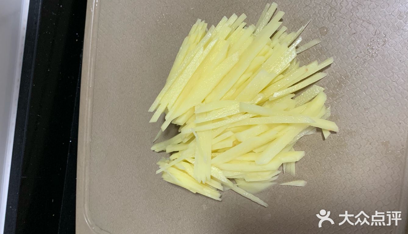 冰箱有啥吃啥之素炒土豆丝儿