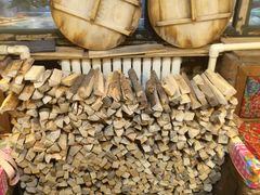 -鱼窝棚柴火铁锅炖(富山屯店)