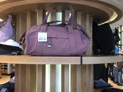 -lululemon(上海浦东IFC店)