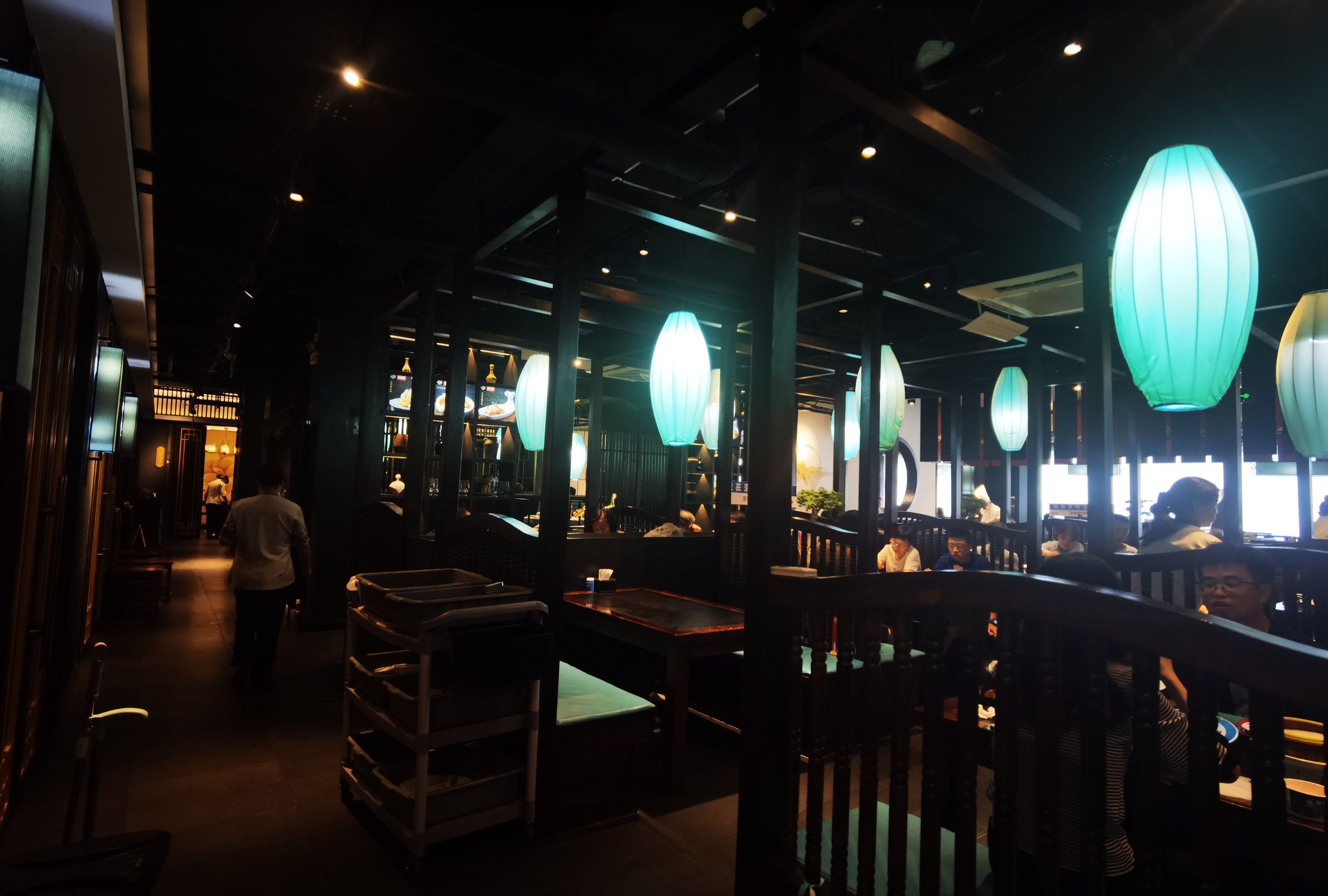 环境:
        在北京市丰台区大成路天泰大厦23号2层.