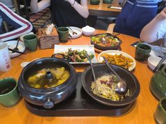 -云海肴·汽锅鸡·云南菜(天山百盛优客店)