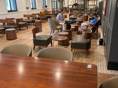 大堂-星巴克臻选(广州沙面店)